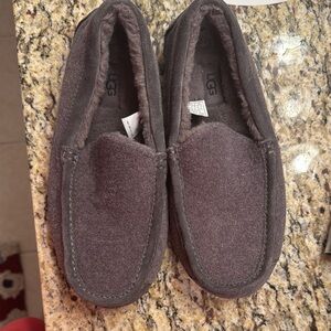UGG Gray Loafers Slip-Ons NWOT - size 9